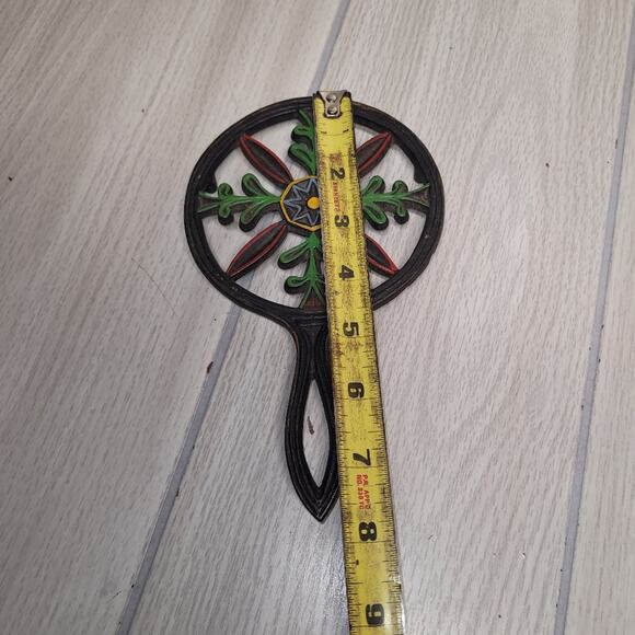 Vintage Wilton Cast Iron Painted Floral Trivet Cooking  Stove Farmhouse - Picture 4 of 7